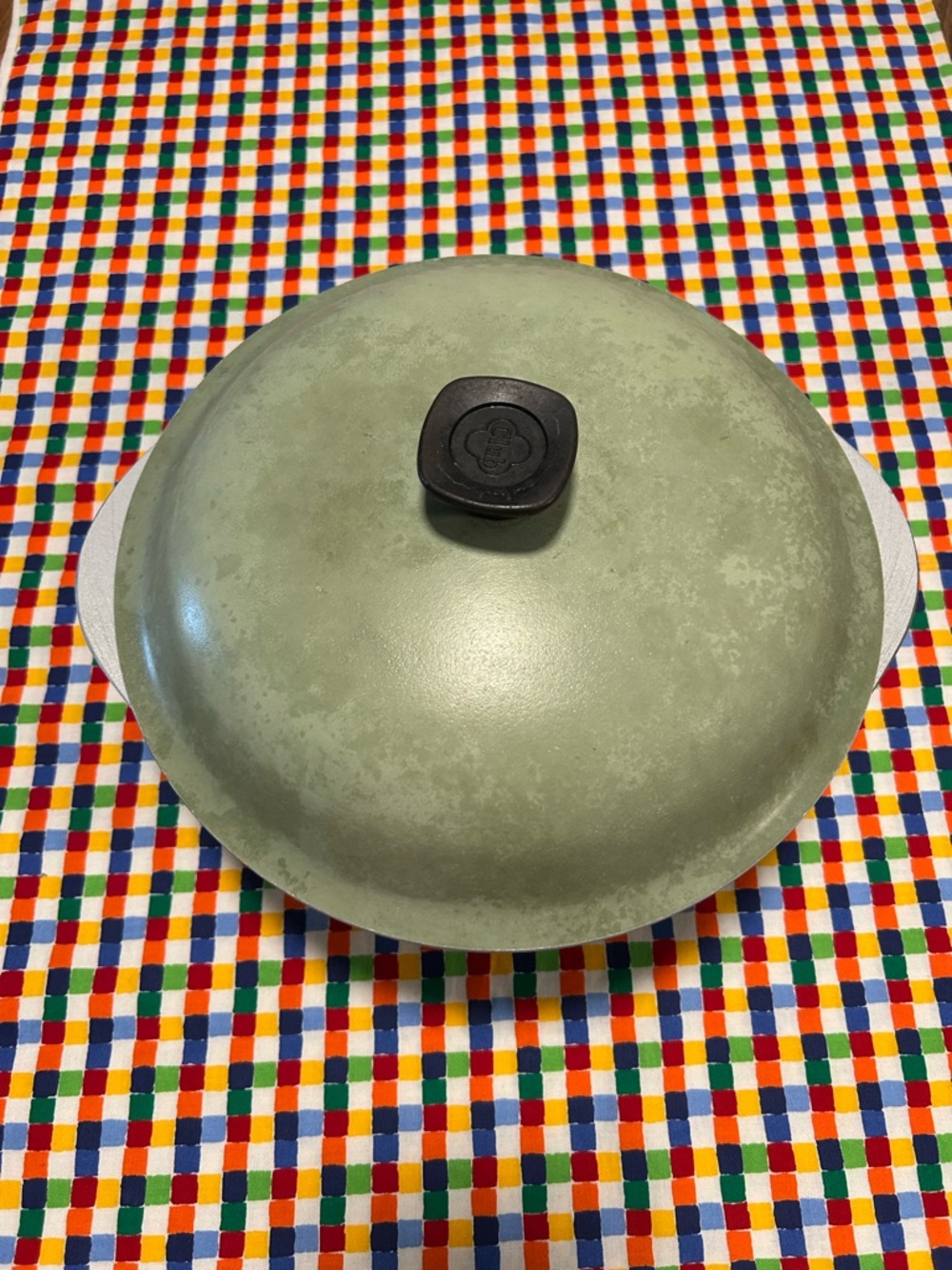 Vtg Club Dutch Oven Avocado Green 10 inches round 4 1/2" Deep Aluminum Pot & Lid